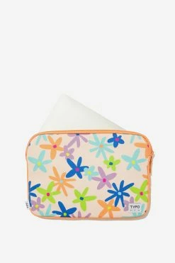 Typo Take Me Away 13 Inch Laptop Case 6 Typo Take Me Away 13 Inch Laptop Case -Typo Store 145820 84 1