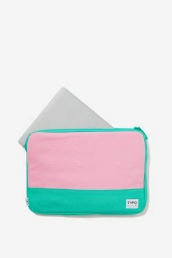Typo Take Me Away 13 Inch Laptop Case 5 Typo Take Me Away 13 Inch Laptop Case -Typo Store 145820 89 1