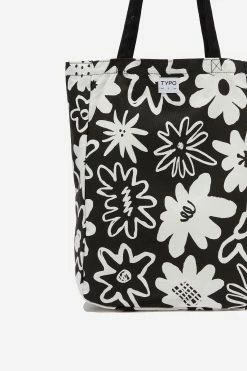 Alternative view of Typo Art Tote Bag