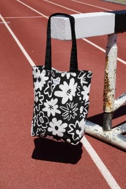 Typo Art Tote Bag 7 Typo Art Tote Bag -Typo Store 1684454 36 3