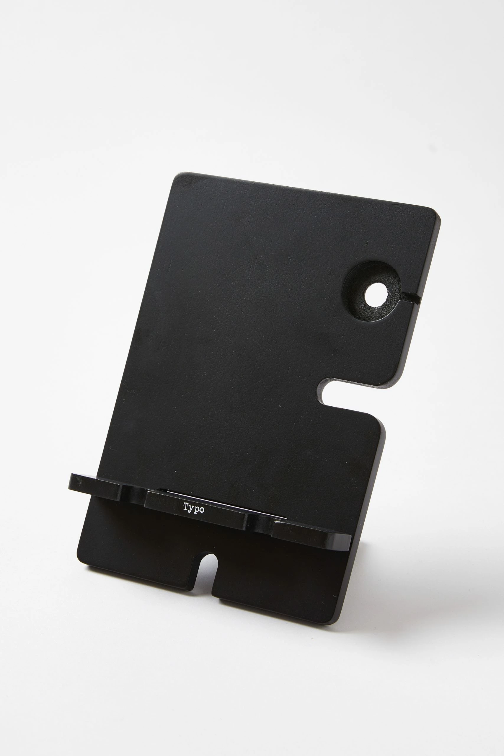 Typo Collapsible Tech Hub 5 Typo Collapsible Tech Hub - Image 3