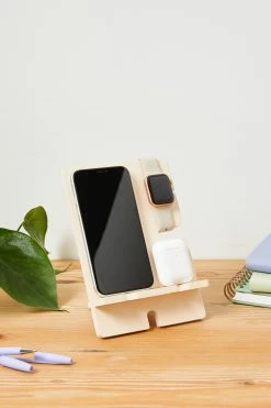 Alternative view of Typo Collapsible Tech Hub
