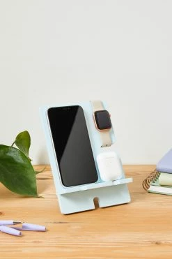 Alternative view of Typo Collapsible Tech Hub