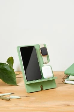 Alternative view of Typo Collapsible Tech Hub
