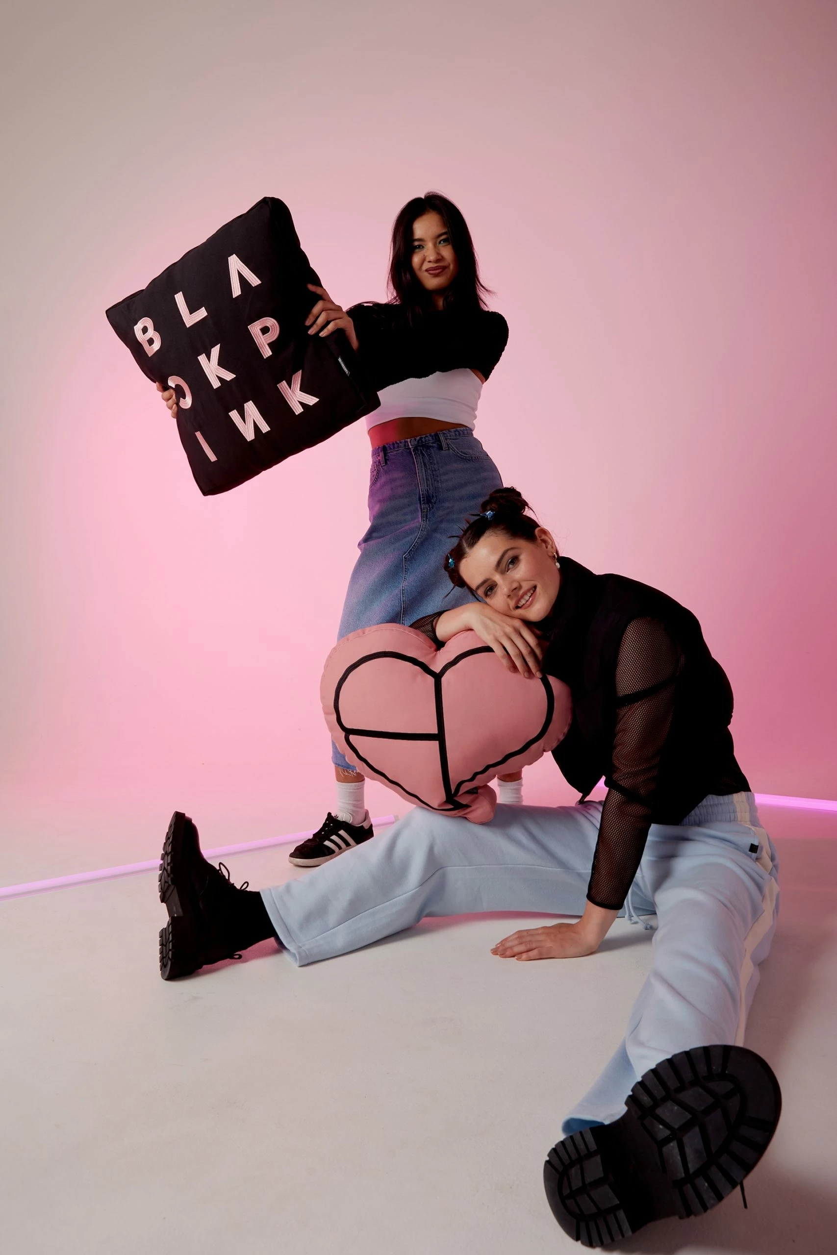 Typo BLACKPINK Canvas Get Cushy Cushion 4 Typo BLACKPINK Canvas Get Cushy Cushion - Image 2