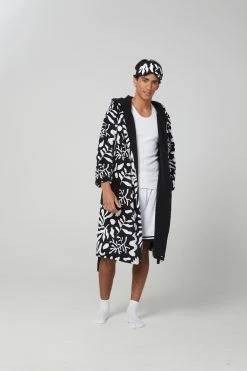 Typo Hooded Robe